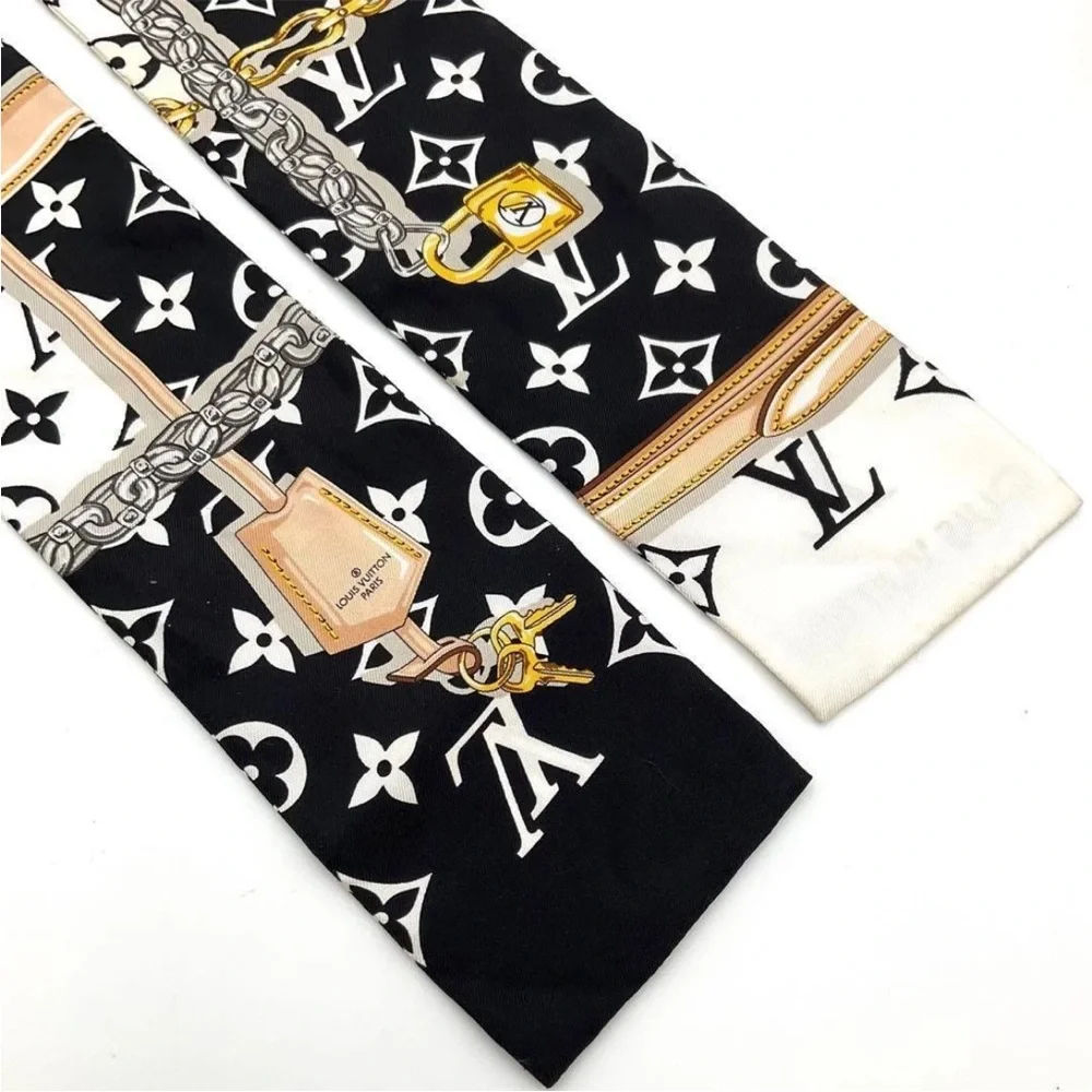 Louis Vuitton Monogram Black and White Scarf - Picture 4 of 13